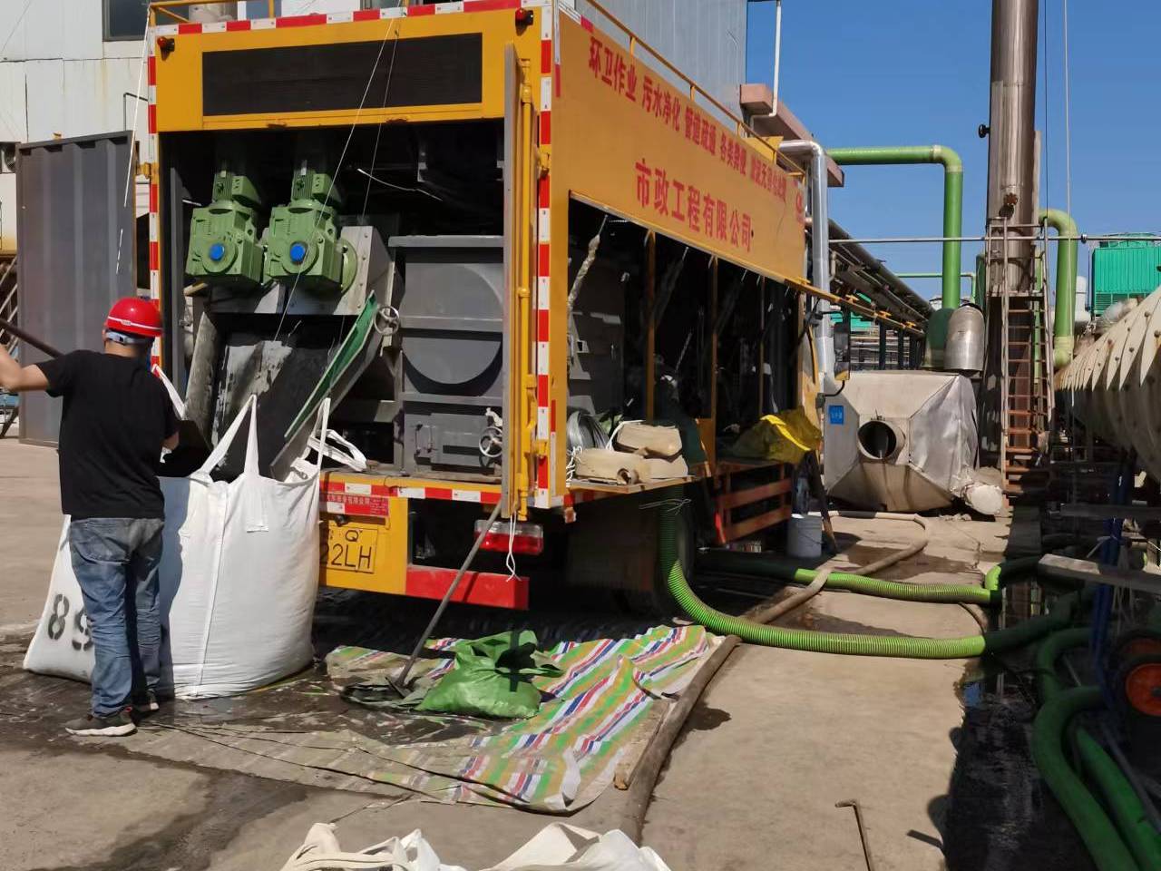 平坝淤泥压干处理